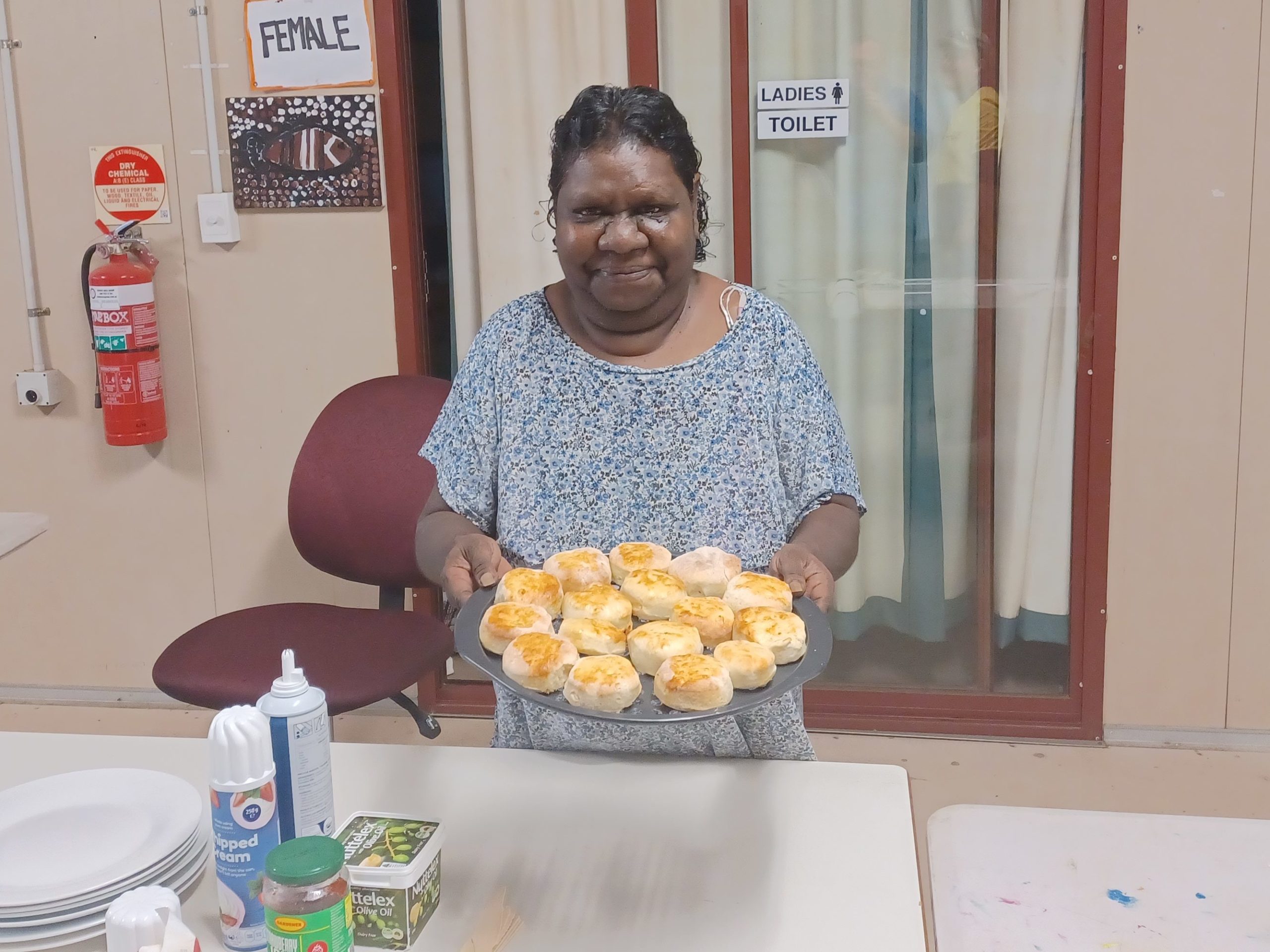 Barunga Women’s Project Whip Up Scones in their new Air Fryer 